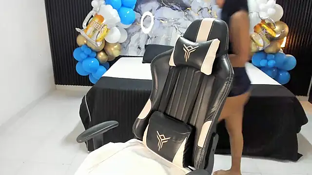 Ivy 16 online show from October 10, 2025, 12:06 pm