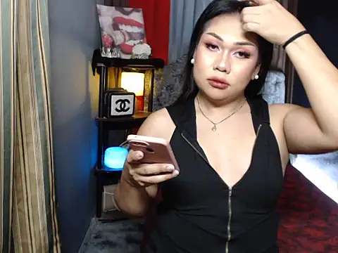 Snapshot of XXmistressamandaXX chatting on October 17, 2025, 11:01 am XXmistressamandaXX online show from October 17, 2025, 11:01 am