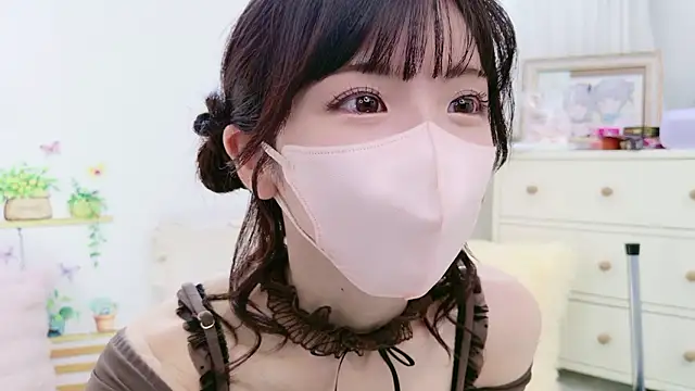 Snapshot of -minami- chatting on October 12, 2025, 3:30 am -minami- online show from October 12, 2025, 3:30 am