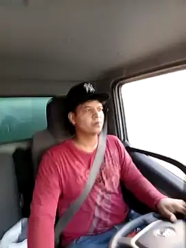 yoryisexi online show from October 1, 2025, 9:29 pm