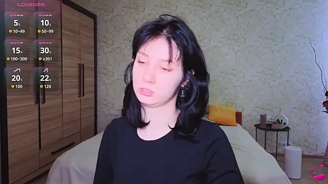 JulisSweet online show from December 1, 2025, 8:26 am