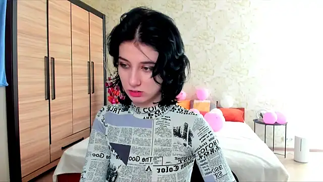 Snapshot of JulisSweet chatting on February 26, 2025, 7:23 am JulisSweet online show from February 26, 2025, 7:23 am