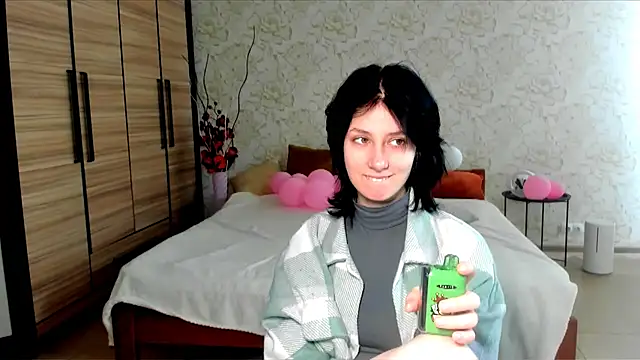 Snapshot of JulisSweet chatting on March 3, 2025, 7:24 am JulisSweet online show from March 3, 2025, 7:24 am