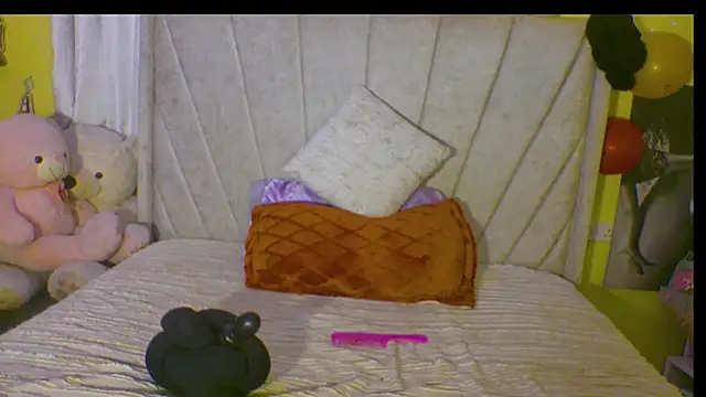 Snapshot of pyt_liyah chatting on February 18, 2026, 4:21 am pyt liyah online show from February 18, 2026, 4:21 am