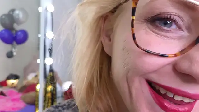 SquirtyAlisa online show from October 28, 2025, 8:30 pm