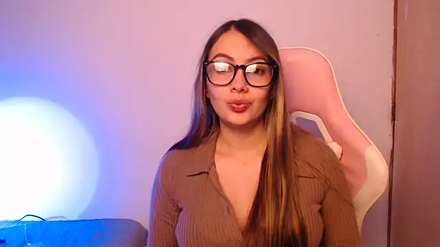 Snapshot of lalawhitte chatting on October 14, 2025, 9:47 pm lalawhitte online show from October 14, 2025, 9:47 pm