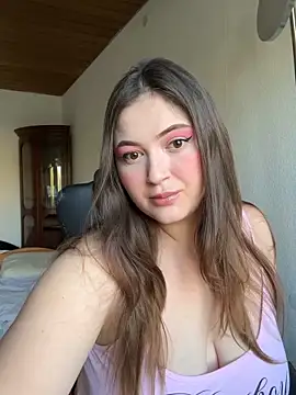 Snapshot of Kamilla_Loop chatting on May 24, 2026, 4:34 am Kamilla Loop online show from May 24, 2026, 4:34 am