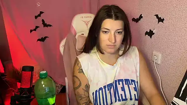 Snapshot of Katrin__kiss chatting on November 1, 2025, 2:11 pm Katrin kiss online show from November 1, 2025, 2:11 pm