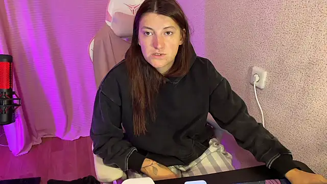 Snapshot of Katrin__kiss chatting on October 13, 2025, 3:57 pm Katrin kiss online show from October 13, 2025, 3:57 pm