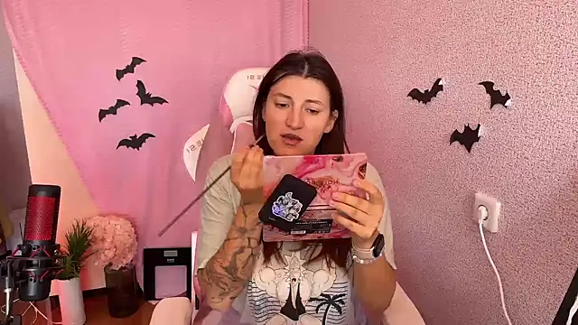 Snapshot of Katrin__kiss chatting on October 29, 2025, 8:24 am Katrin kiss online show from October 29, 2025, 8:24 am