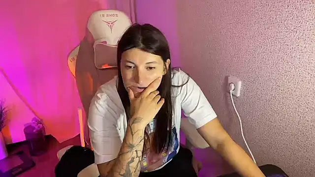 Snapshot of Katrin__kiss chatting on October 23, 2025, 4:16 pm Katrin kiss online show from October 23, 2025, 4:16 pm