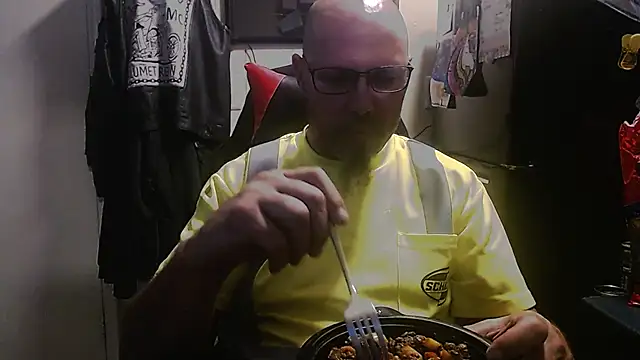 KrazyLegz online show from September 18, 2025, 10:13 pm