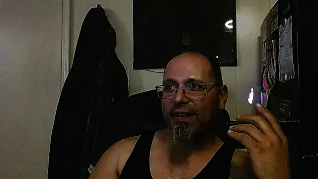 KrazyLegz online show from November 16, 2025, 3:44 am