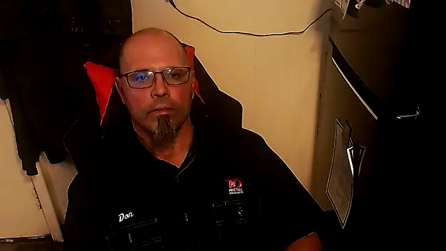 KrazyLegz online show from October 24, 2025, 9:03 pm