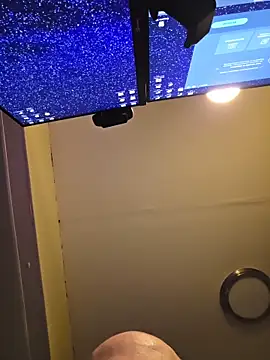 KrazyLegz online show from April 14, 2026, 1:49 pm