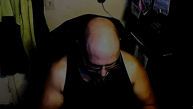 KrazyLegz online show from November 29, 2025, 4:29 pm