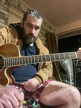 Snapshot of bigJohnson223 chatting on December 31, 2024, 8:15 am bigJohnson223 online show from December 31, 2024, 8:15 am