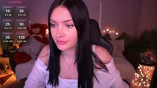 Snapshot of MilaSecrett chatting on February 19, 2026, 1:52 pm MilaSecrett online show from February 19, 2026, 1:52 pm