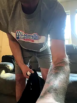 RynoVonHugenDONG online show from December 2, 2025, 6:42 pm