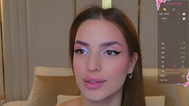 BellaHalles online show from October 8, 2025, 5:42 am