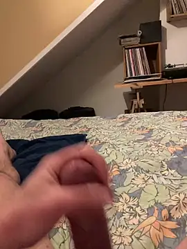 LivingLegend1978 online show from February 24, 2025, 9:21 am