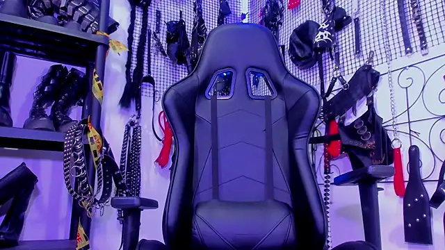 Agatha BDSM online show from February 6, 2025, 9:06 pm