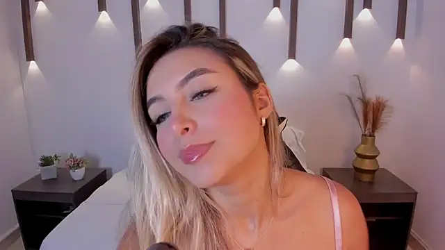 bella1207 online show from November 13, 2025, 2:37 am