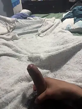 Snapshot of Your_love39 chatting on December 22, 2025, 7:52 am Your love39 online show from December 22, 2025, 7:52 am