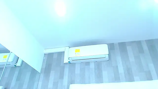 LeahMillerr online show from November 25, 2025, 1:11 pm