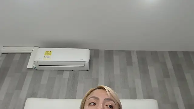 LeahMillerr online show from February 10, 2026, 12:37 pm