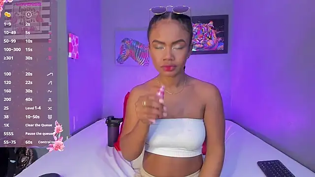 Snapshot of EmmaSmith06 chatting on October 22, 2025, 5:12 pm EmmaSmith06 online show from October 22, 2025, 5:12 pm