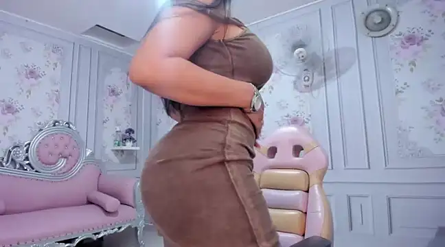 Snapshot of perla_milf4u chatting on March 20, 2025, 9:13 pm perla milf4u online show from March 20, 2025, 9:13 pm