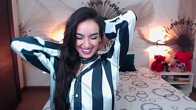 Snapshot of KatherineBisou chatting on January 6, 2026, 8:57 pm KatherineBisou online show from January 6, 2026, 8:57 pm