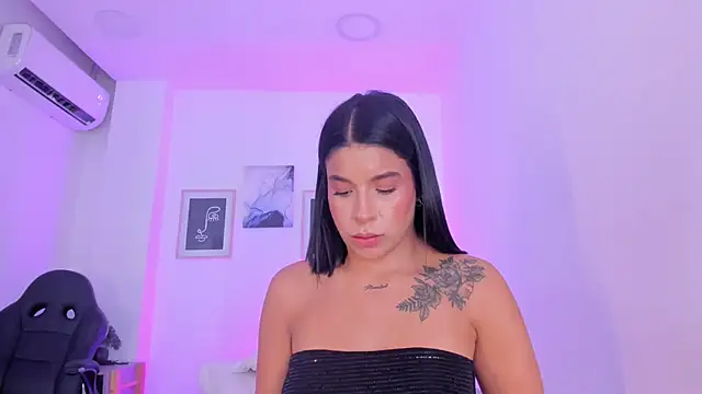 emelie 89 online show from March 8, 2025, 4:39 pm