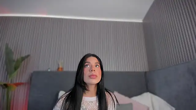 Snapshot of emelie_89 chatting on June 14, 2026, 1:01 pm emelie 89 online show from June 14, 2026, 1:01 pm