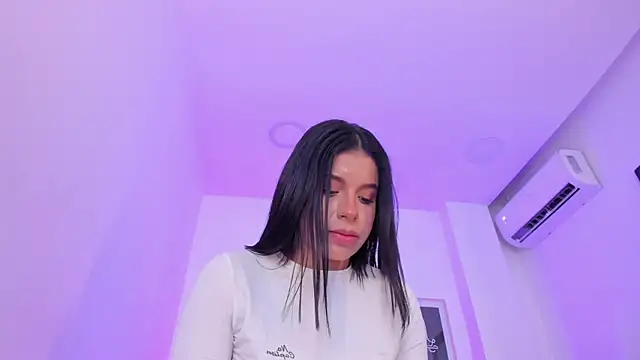 emelie 89 online show from March 12, 2025, 4:35 pm