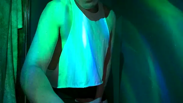 Snapshot of CloudyBoy_Toy chatting on February 21, 2025, 6:37 pm CloudyBoy Toy online show from February 21, 2025, 6:37 pm