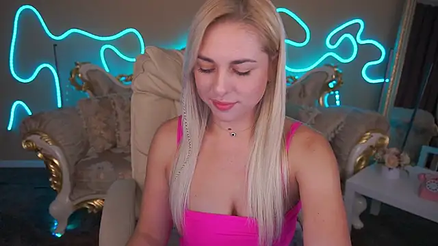 ArishkaLulu online show from October 7, 2025, 5:41 am