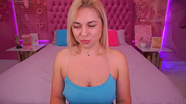 ArishkaLulu online show from October 11, 2025, 7:20 am