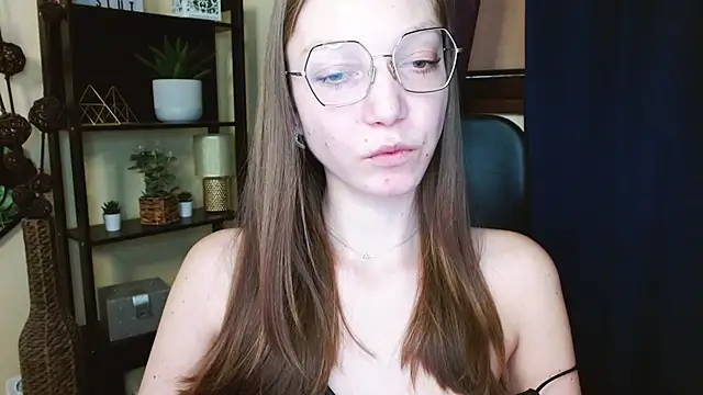 Snapshot of EmillyPlay chatting on February 12, 2026, 6:57 am EmillyPlay online show from February 12, 2026, 6:57 am