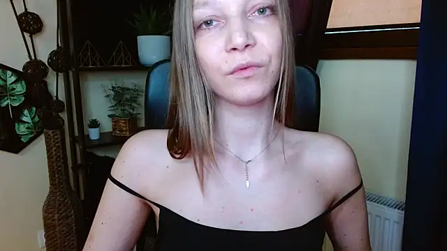 EmillyPlay online show from March 28, 2026, 10:16 am