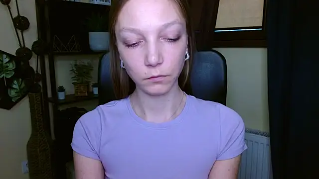 Snapshot of EmillyPlay chatting on February 26, 2026, 12:16 pm EmillyPlay online show from February 26, 2026, 12:16 pm