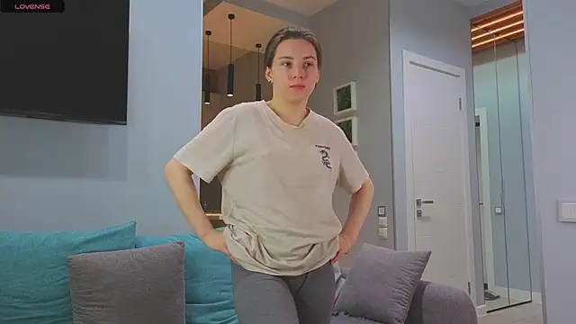 DonnaBurkee online show from October 29, 2025, 4:33 am