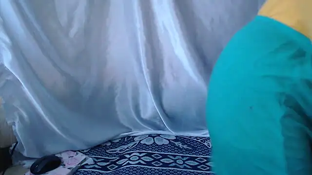 Burberrry  online show from April 2, 2026, 5:25 am