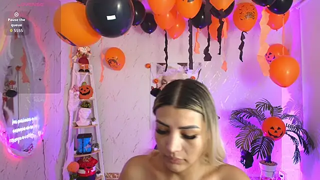 Snapshot of SALOOMEE__ chatting on October 18, 2025, 9:22 am SALOOMEE online show from October 18, 2025, 9:22 am