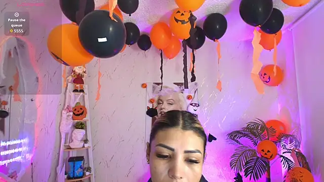 Snapshot of SALOOMEE__ chatting on October 22, 2025, 11:20 am SALOOMEE online show from October 22, 2025, 11:20 am