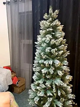 Snapshot of Yourhotboy_42 chatting on November 29, 2025, 5:57 pm Yourhotboy 42 online show from November 29, 2025, 5:57 pm