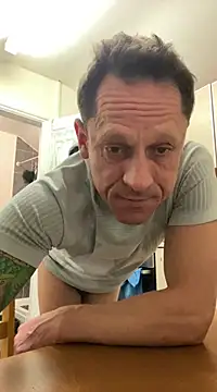 Snapshot of Yourhotboy_42 chatting on March 6, 2025, 7:10 pm Yourhotboy 42 online show from March 6, 2025, 7:10 pm