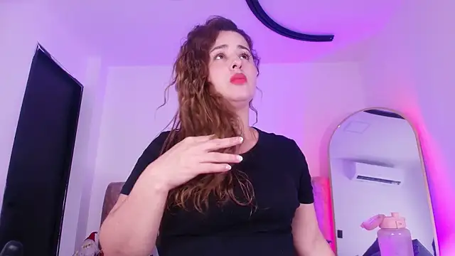 Snapshot of diane_di chatting on December 3, 2025, 7:13 pm diane di online show from December 3, 2025, 7:13 pm