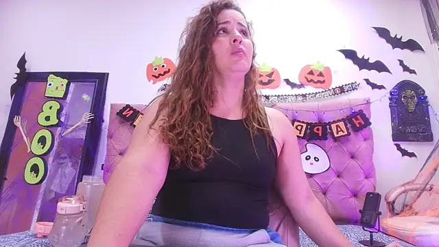 Snapshot of diane_di chatting on October 30, 2025, 7:11 pm diane di online show from October 30, 2025, 7:11 pm